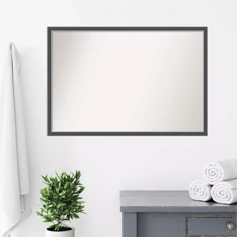 Specchio da parete sottile per bagno Eva 38" x 26", nero, cornice in polistirene, montaggio a parete