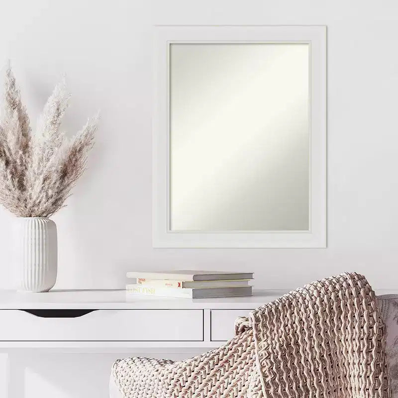 Specchio da parete stretto Flair Soft White da 56 x 71 cm, rettangolare moderno, include ferramenta di montaggio