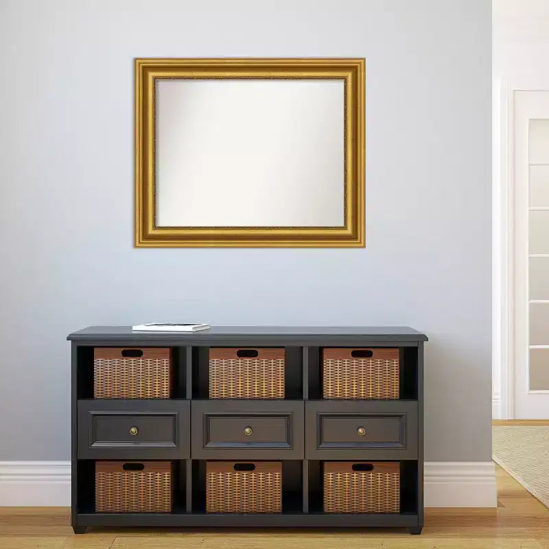 Specchio da parete Parlor dorato 34" x 28", stile moderno, cornice in polistirene