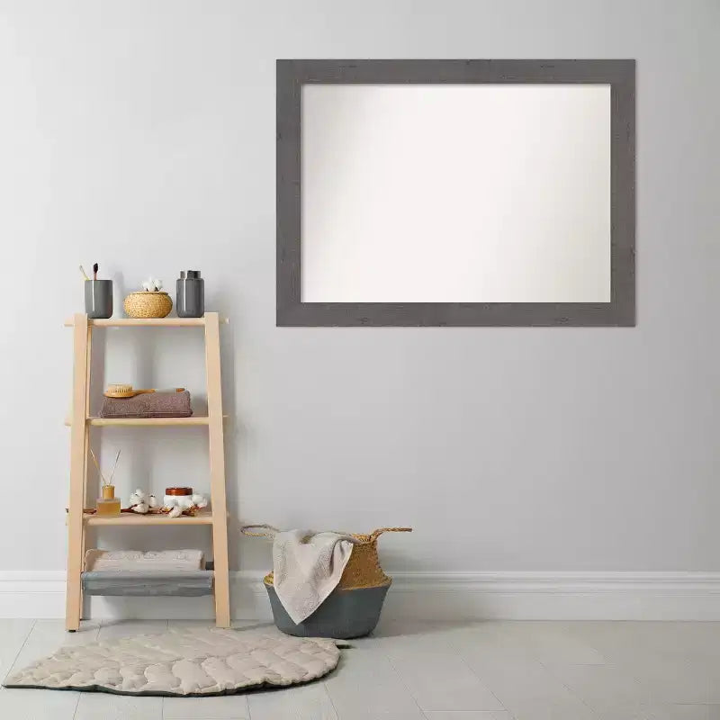 Specchio da parete per bagno rustico a doghe grigie, non smussato, 44" x 33" - Amanti Art: Cornice in polistirene, montaggio a parete