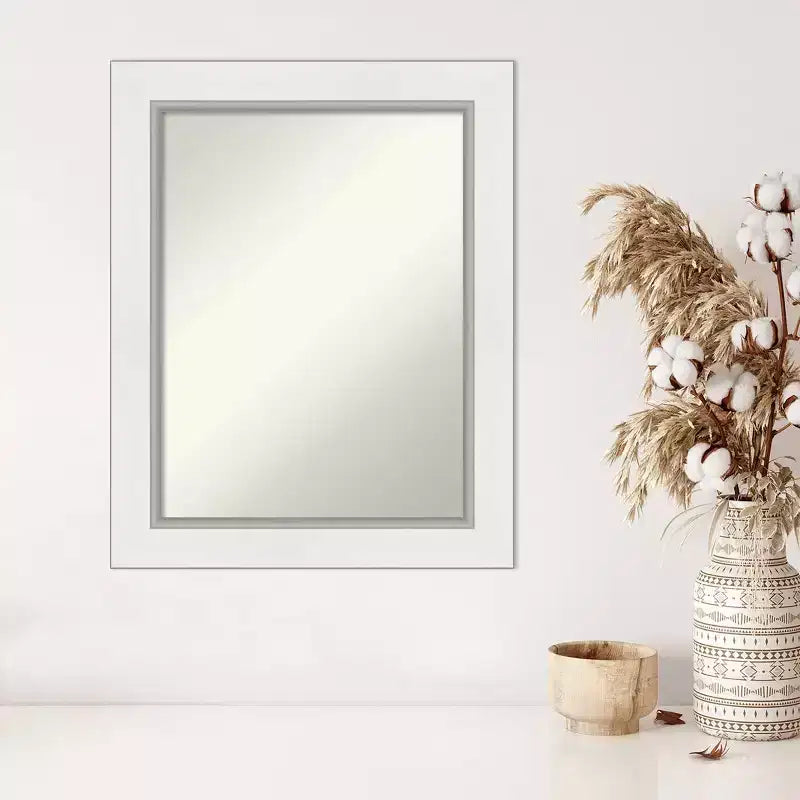 Specchio da parete Eva bianco e argento 24" x 30", rettangolare moderno, include l'hardware di montaggio