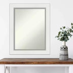 Specchio da parete Eva bianco e argento 24" x 30", rettangolare moderno, include l'hardware di montaggio