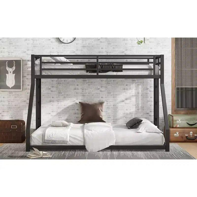 Letto a castello Twin XL su Queen con scaletta e ringhiera di sicurezza, resistente, nero